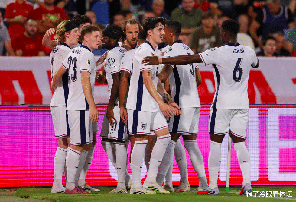 爱游戏中国-凯恩重返赛场，出色防守首场状态出色，塞尔维亚队观众沸腾！比赛高潮迭起-爱游戏中国