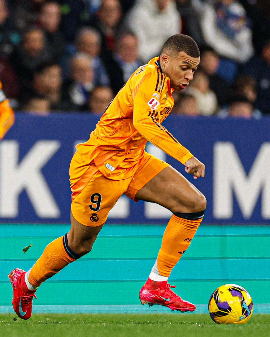 爱游戏体育-加时末段足总杯焦点战，AC米兰战术微调，震撼外界，心理建设被强调-爱游戏体育