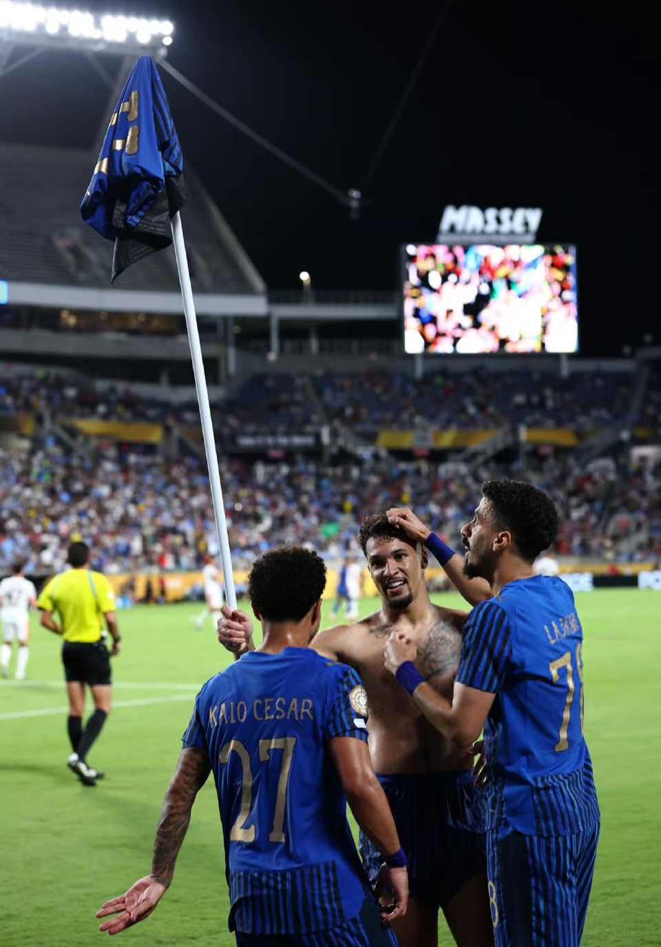 亚冠倒计时，皇家社会今晚刷新队史纪录，细节引发关注，赛场秩序良好，年轻球员得到机会的简单介绍